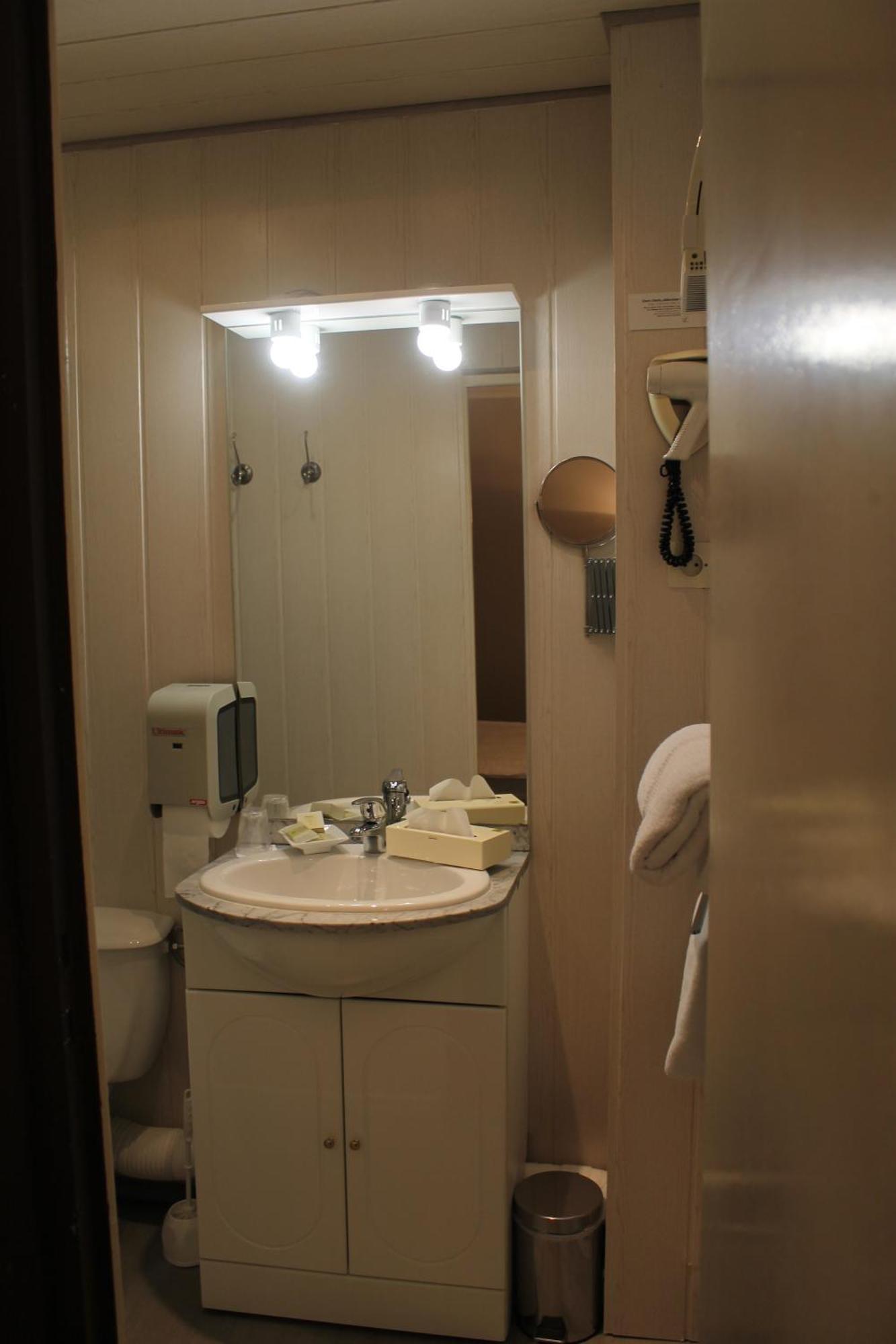Hotel Les Alpes Алвар Стая снимка
