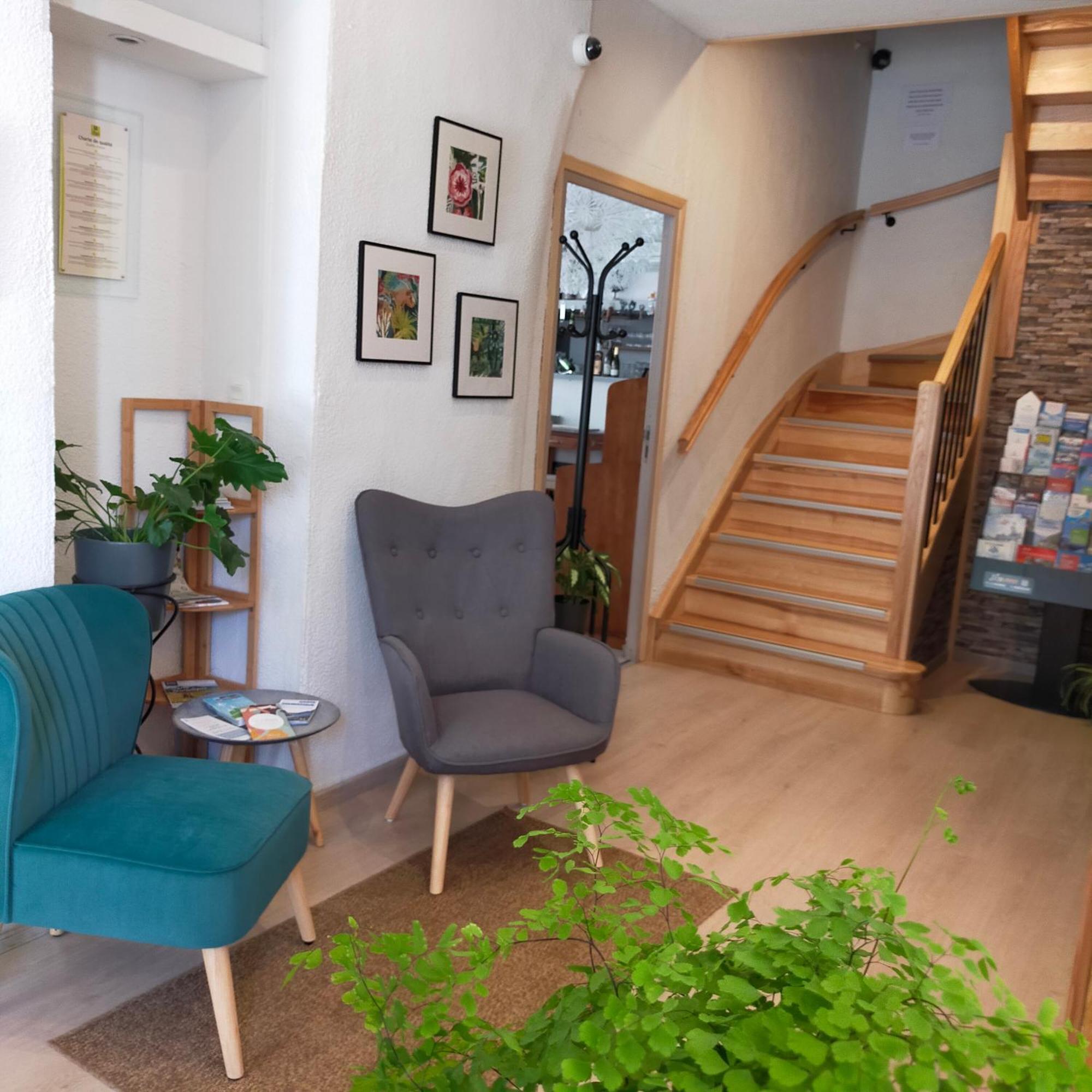 Hotel Les Alpes Алвар Екстериор снимка