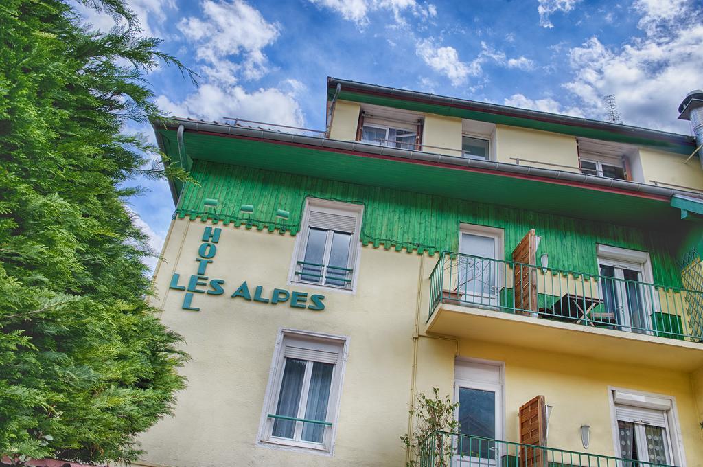 Hotel Les Alpes Алвар Екстериор снимка
